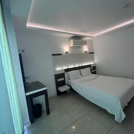 Maki Otel 2*