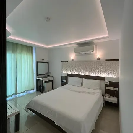 Hotel Maki 2*