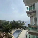 Maki Hotel